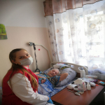 Волонтерский  марафон добрых дел продолжается!  Участники проекта «В лучах милосердия» под руководством руководителя проекта Киндяковой Ольги Викторовны совместно с волонтерами-медиками  посетили Барнаульский  дом-интернат для престарелых и инвалидов (ветеранов войны и труда).