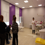 Бийские школьники познакомились с профессией медицинского работника