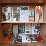 В информационно-библиотечном центре открылась книжно-иллюстративная выставка «История блокадного Ленинграда – о прошлом для будущего», посвященная  80-летию полного освобождения Ленинграда от блокады.    	Блокада Ленинграда началась 8 сентября 1941 года. В планах гитлеровских оккупантов было стереть с лица земли город и уничтожить всех ленинградцев. Осаждённый Ленинград 872  дня боролся за жизнь. Ежедневные бомбардировки и  страшный голод не сломили его жителей, Ленинград жил,  Ленинград боролся. На оставши