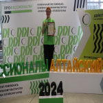 В Алтайском крае завершился региональный этап Чемпионата по профессиональному мастерству «Профессионалы» В Алтайском крае завершился Региональный этап Чемпионата по профессиональному мастерству «Профессионалы» в 2024 году. Торже-ственное закрытие Чемпионата и награждение победителей прошло в мно-гофункциональном спортивном комплексе краевой столицы «Титов-Арена». Губернатор Алтайского края, Председатель Правительства Алтай-ского края Виктор Томенко приветствовал участников Чемпионата. «Огромный заряд энерги