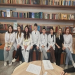 Накануне Дня российского студенчества студенты КГБПОУ «Алтайский институт развития медицинского образования» активно включились в выполнение заданий интеллектуально-развлекательного квеста, организованного  участниками проекта «Языковые горизонты».