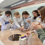 Накануне Дня российского студенчества студенты КГБПОУ «Алтайский институт развития медицинского образования» активно включились в выполнение заданий интеллектуально-развлекательного квеста, организованного  участниками проекта «Языковые горизонты».