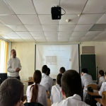 Второй день декады социально-гуманитарных дисциплин был посвящен истории. Студенты - участники акции «Мы в истории России» встретились онлайн и рассказали  о значимых событиях, происходивших в филиалах института 17 марта в разные годы, вспомнили о проводившихся в этот период мероприятиях и конкурсах.