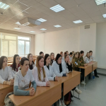 Второй день декады социально-гуманитарных дисциплин был посвящен истории. Студенты - участники акции «Мы в истории России» встретились онлайн и рассказали  о значимых событиях, происходивших в филиалах института 17 марта в разные годы, вспомнили о проводившихся в этот период мероприятиях и конкурсах.