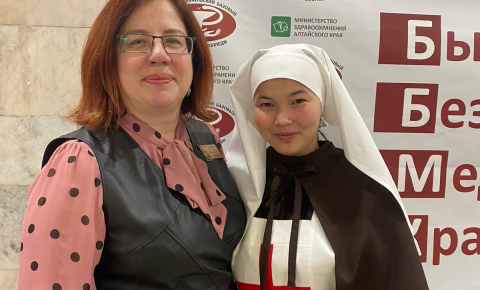 является преподавателем специальных дисциплин Барнаульского базового медицинского колледжа с 2004 года. За годы работы в колледже она освоила преподавание профессионального модуля «Выполнение работ по одной или нескольким профессиям рабочих, должностям служащих: Младшая медицинская сестра по уходу за больными» и четырех дисциплин на различных отделениях, является заведующим отделением «Лабораторная диагностика и Медико-профилактическое дело».