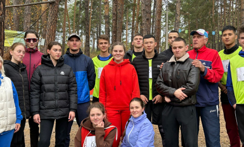 12 октября на лыжной базе «Динамо» состоялся легкоатлетический кросс среди студентов профессиональных образовательных организаций города Барнаула. В соревновании приняли участие 9 колледжей. Отдельно стартовали юноши на дистанции 1 км и девушки -500 м.