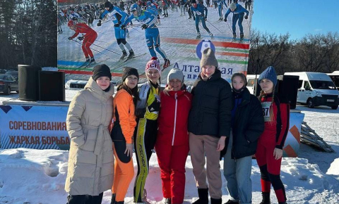 ​​​​​​​🔸11 февраля в Барнауле на базе отдыха «Славное» стартовали юбилейные, 80-е по счету, лыжные эстафеты на призы газеты «Алтайская правда».
