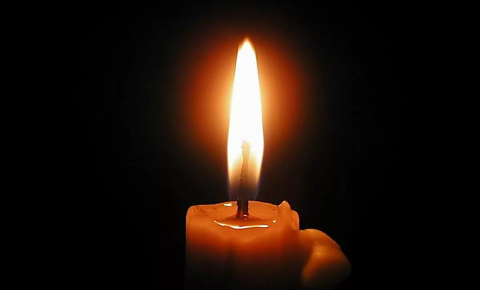 Скорбим со всей страной