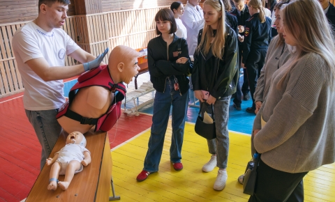 Более 150 школьников и родителей со всего Алтайского края посетили наш колледж в рамках  единого дня открытых дверей федерального проекта «Профессионалитет»! 