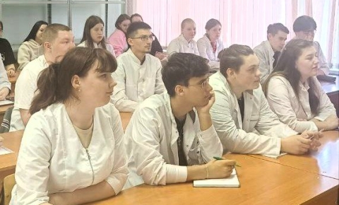 20 ребят, изъявивших желание отработать в составе студенческих отрядов в предстоящем трудовом семестре, пройдут обучение по программе «Младшая медицинская сестра по уходу за больными»