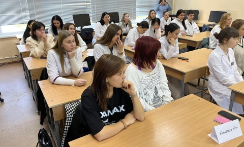15.10.2025 в КГБПОУ «АИРМО» прошел тренинг по правовому воспитанию в интерактивной форме со студентами-сиротами и оставшимися без попечения родителей в рамках реализации программы по правовому просвещению и оказания правовой помощи детям-сиротам в помощи в сфере реализации жилищных прав проекта «Правовой навигатор».