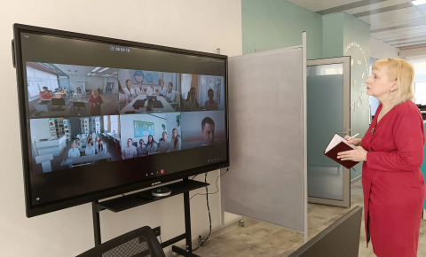 Второй день декады социально-гуманитарных дисциплин был посвящен истории. Студенты - участники акции «Мы в истории России» встретились онлайн и рассказали  о значимых событиях, происходивших в филиалах института 17 марта в разные годы, вспомнили о проводившихся в этот период мероприятиях и конкурсах.